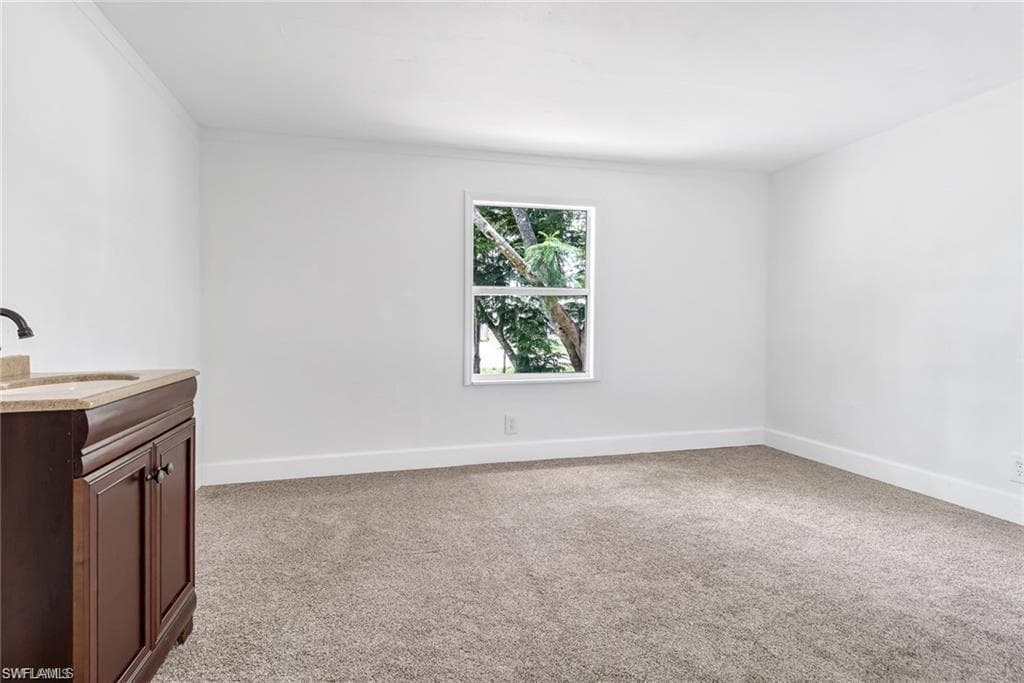 2nd Bedroom with a lot of nature light.