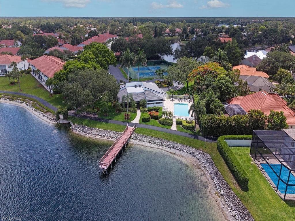 Birkshire Lakes clubhouse and amenities