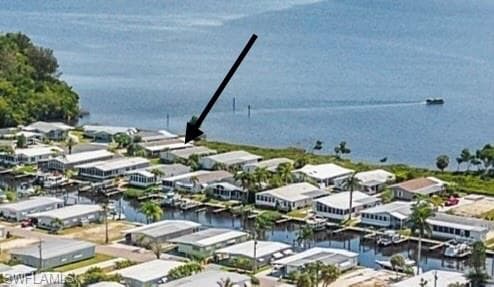 Right on the Caloosahatchee river