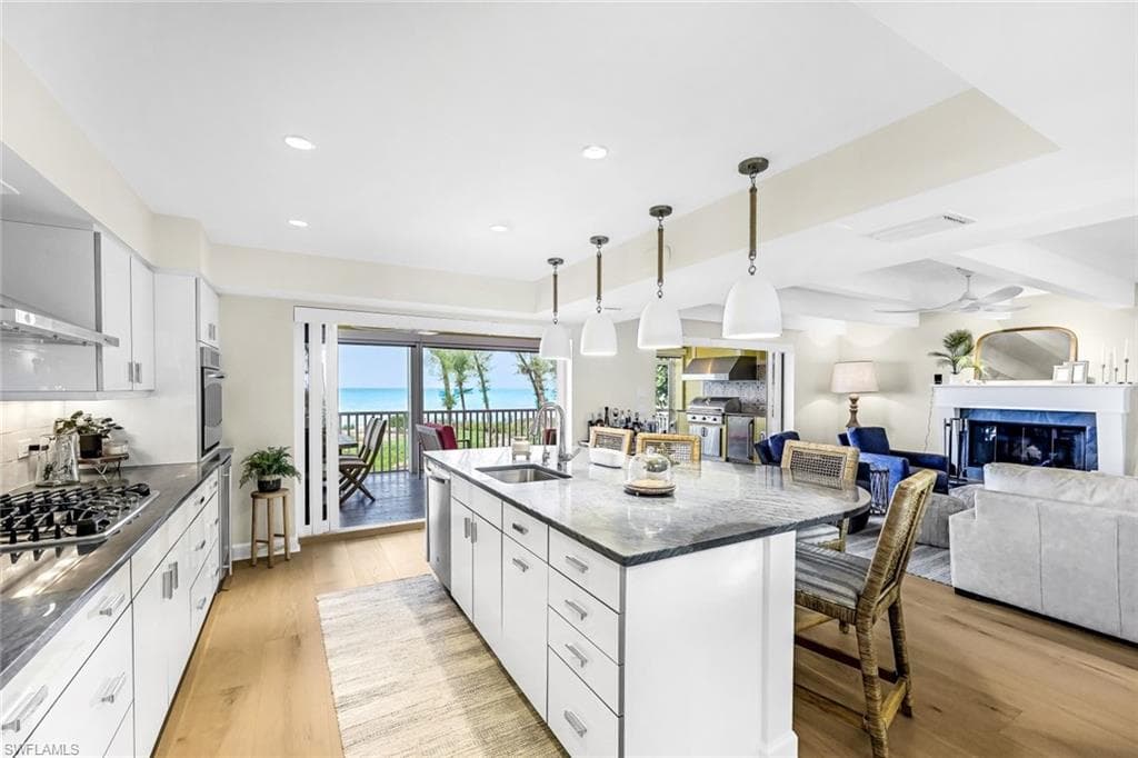 1 Sunset Captiva LN photo 18 of 39