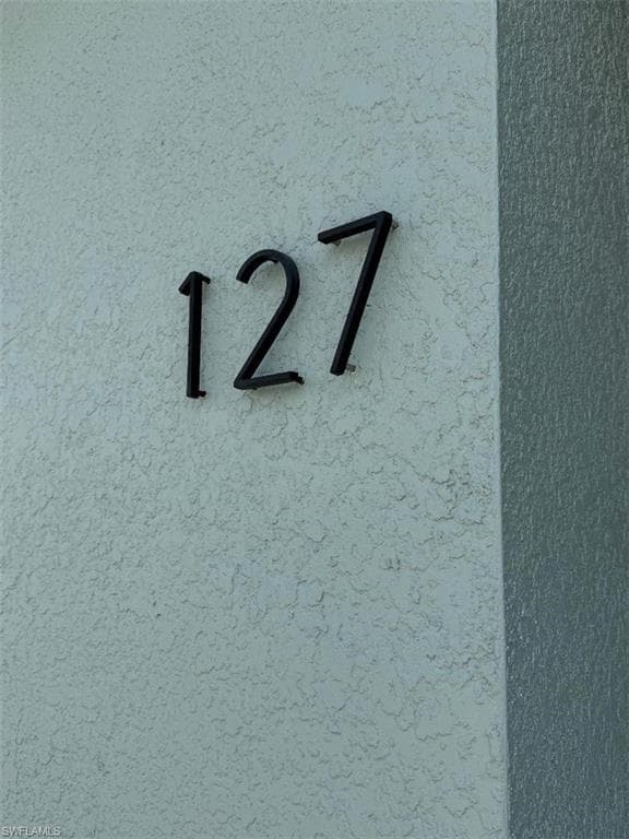 127 Carousel AVE photo 2 of 20