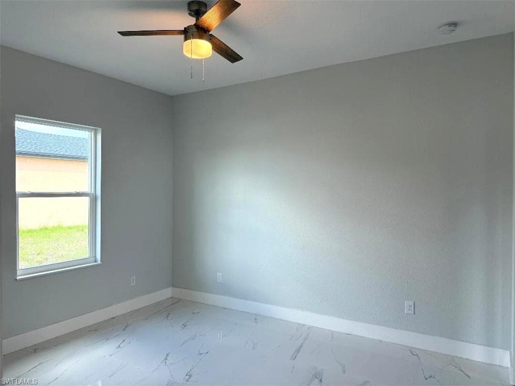 127 Carousel AVE photo 7 of 20