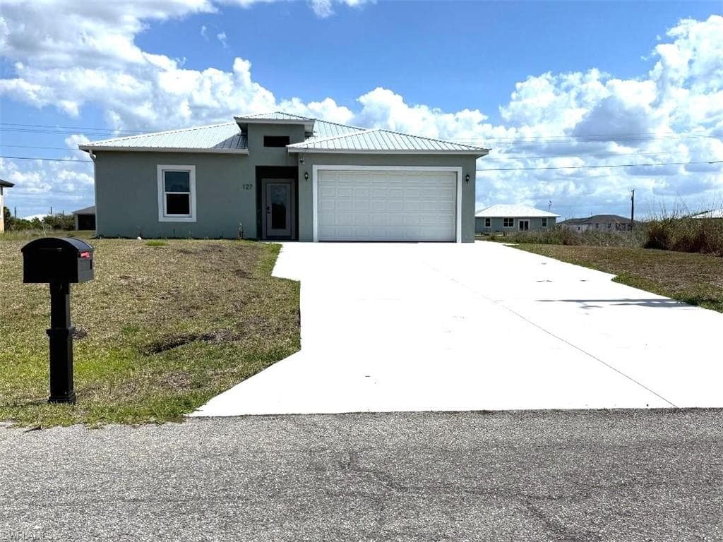 127 Carousel AVE photo 1 of 20