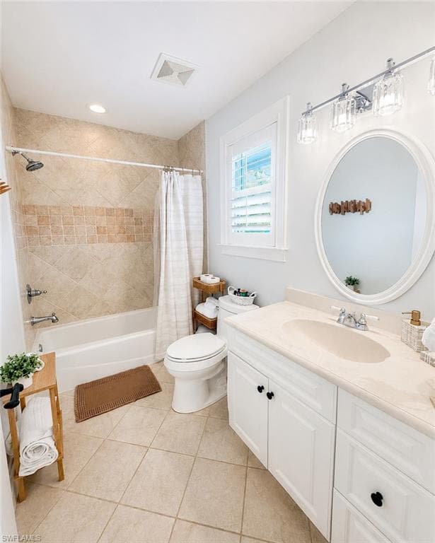 Full bath In Upstairs 1st bedroom