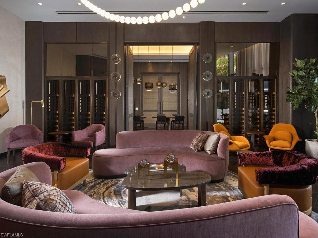 Whiskey Lounge