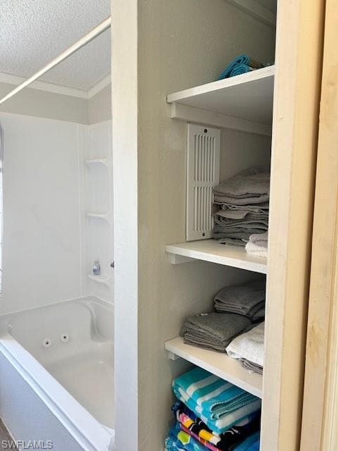 LINEN CLOSET NOT JETTED TUB