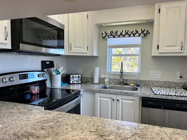 Beautiful kITCHEN WITH STAINLESS STEEL APPLIANCES PLUS DISHWASHER