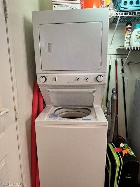 STACKABLE LAUNDRY