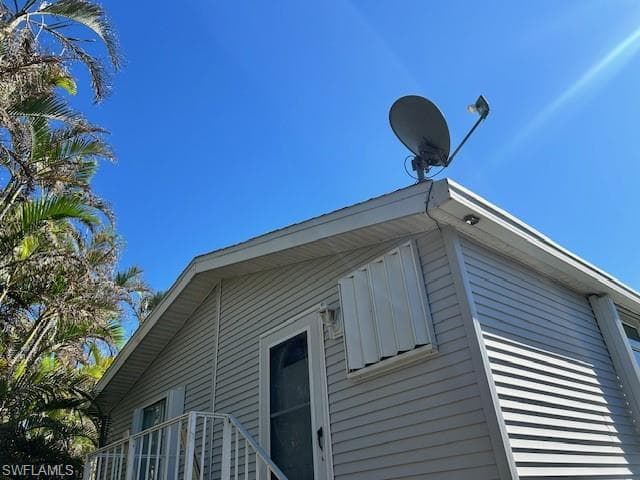 BACK OF UNIT WITH DISH