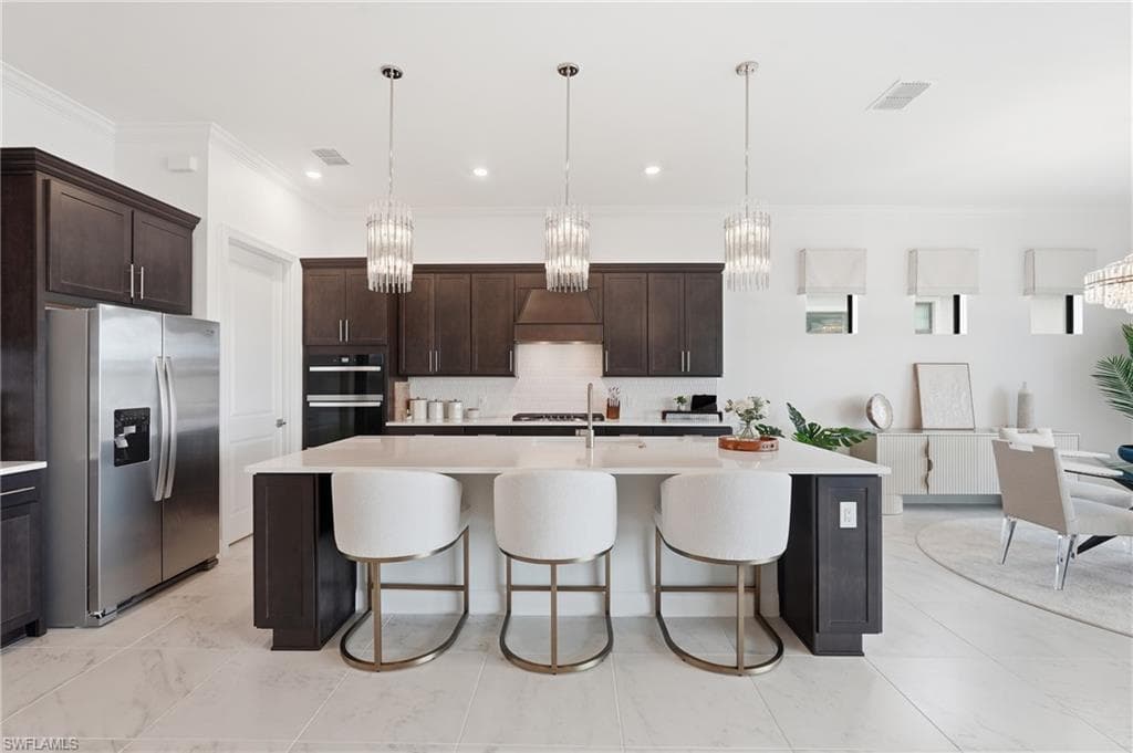 Open Kitchen Floor-plan with Walk-in Pantry