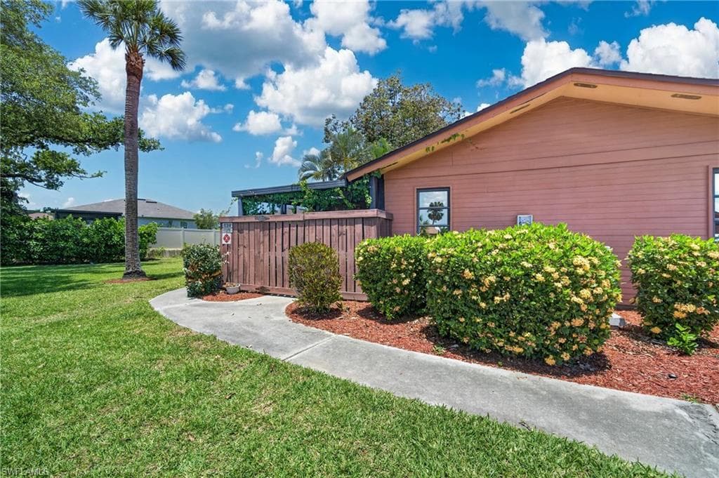 17318 Timber Oak LN photo 1 of 26
