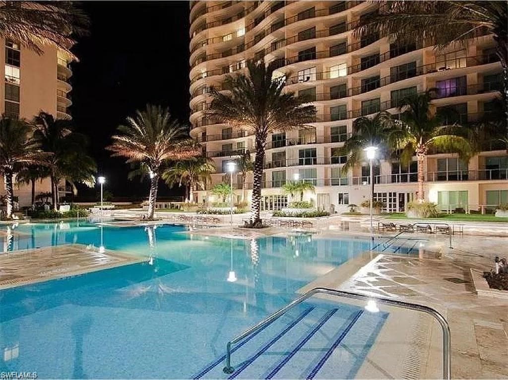 3000 Oasis Grand BLVD 2905 photo 20 of 40