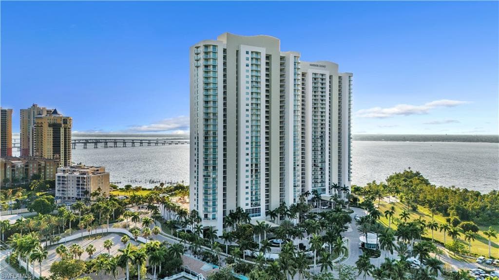 3000 Oasis Grand BLVD 2905 photo 30 of 40