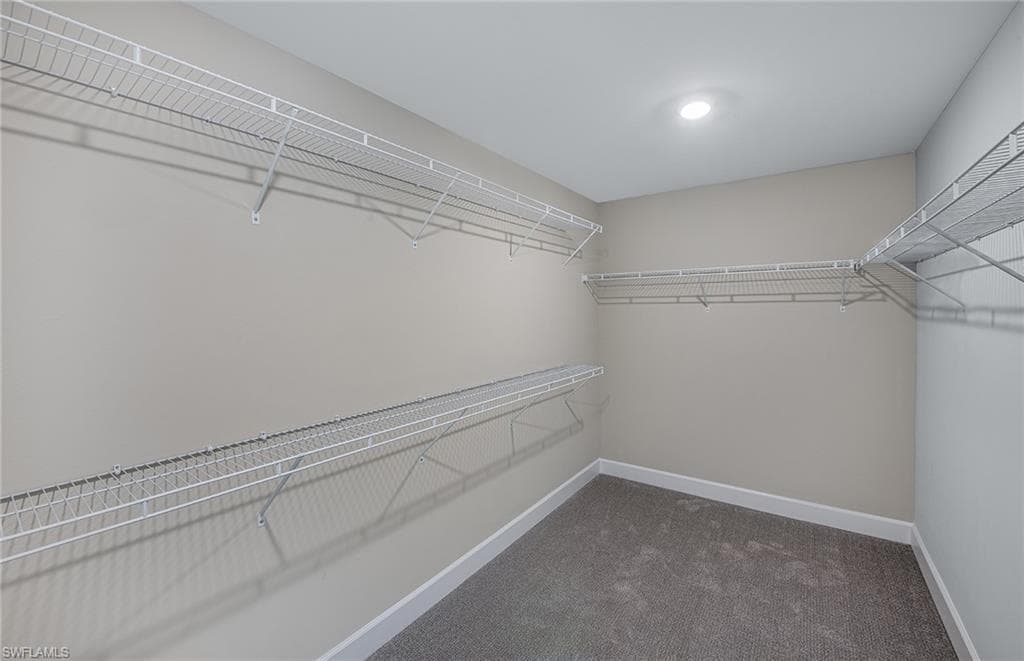 Interior photos are of a staged model home. Illustration purposes only. Options may vary.