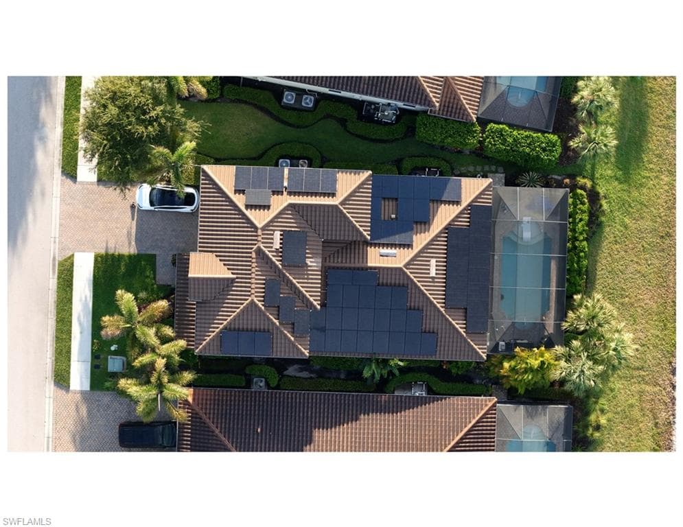 Solar panels / 3 Tesla batteries