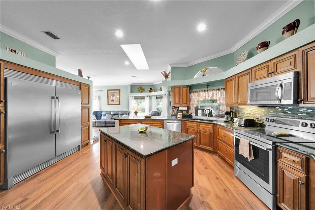 3241 Tropicaire BLVD photo 33 of 50