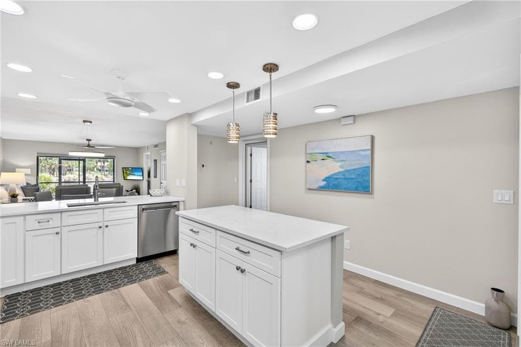 12181 Kelly Sands WAY 1539 photo 13 of 40