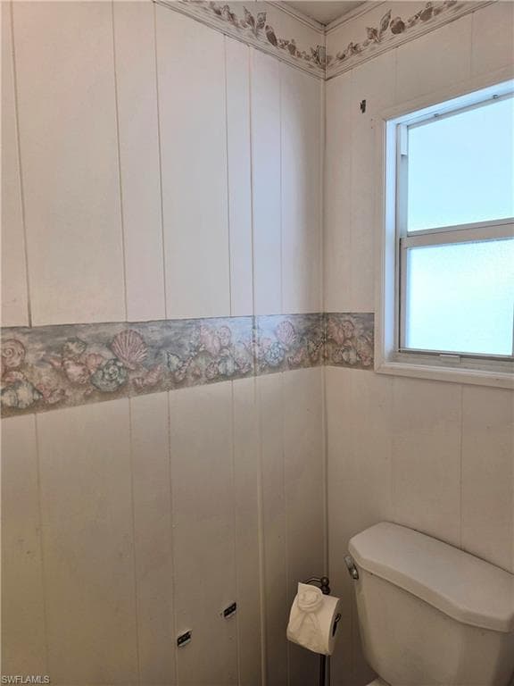 Separate water closet in Bedroom #1