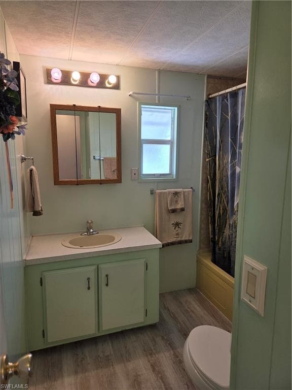 Hall bathroom has a tub/shower combination.