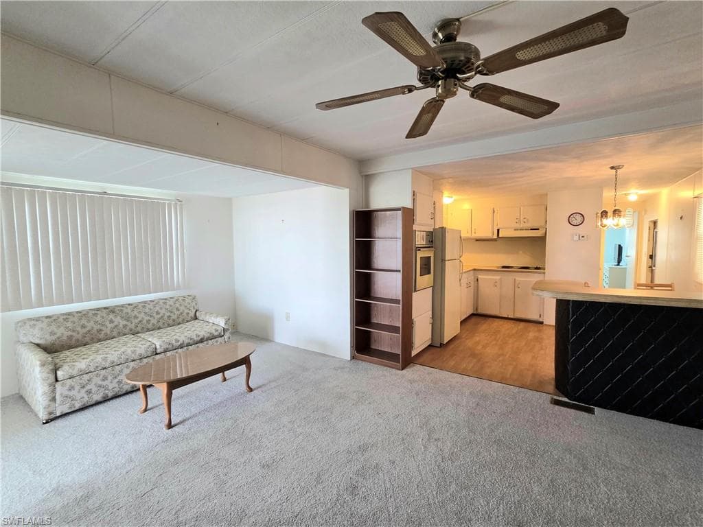 Brand new carpet in your Florida home – Perfect for your vacation get-away or your retirement nest!