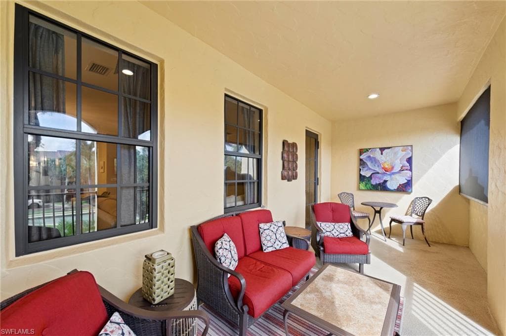Screened lanai balcony. NEW NO-SEE-UM SCREEN (2025)