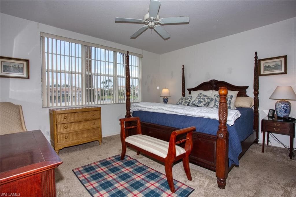 Masyer Bedroom with view to lake