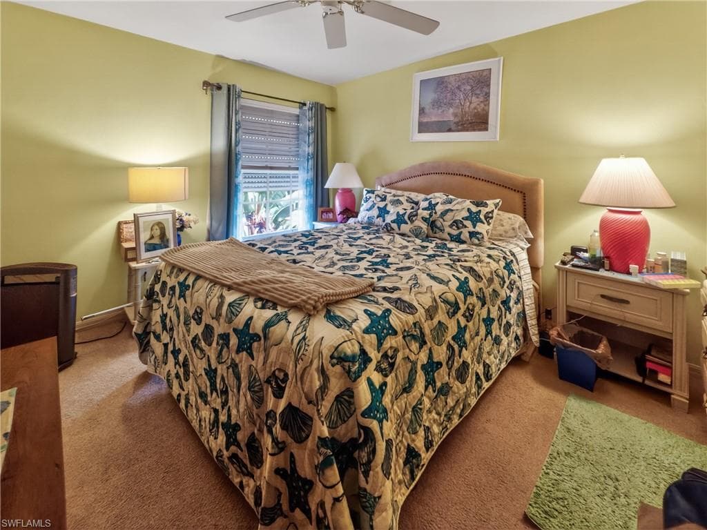 2nd Bedroom with queen Bed set