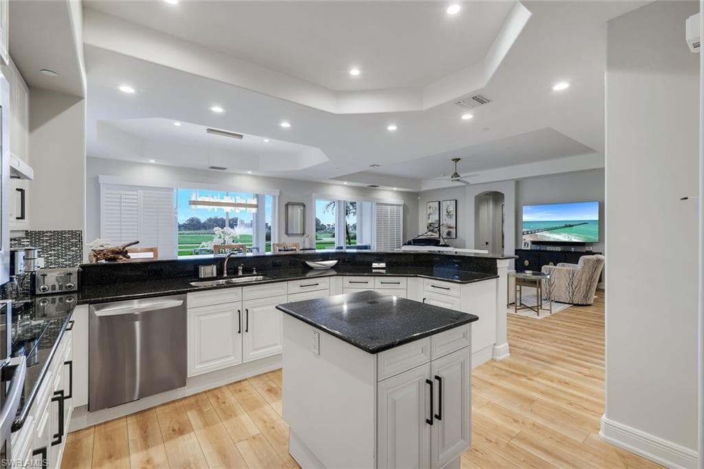 588 Avellino Isles CIR 20101 photo 9 of 49