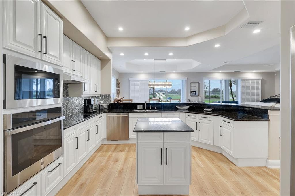 588 Avellino Isles CIR 20101 photo 8 of 49