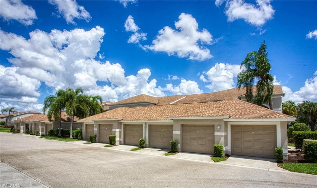 8083 Queen Palm LN 425 photo 19 of 48