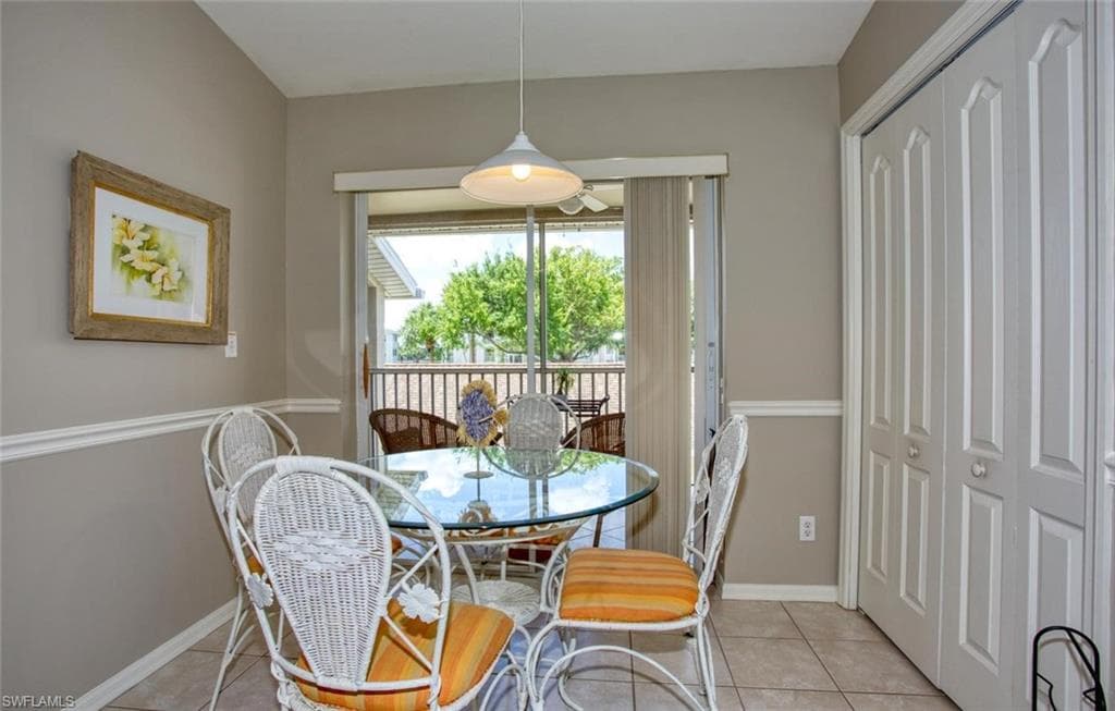8083 Queen Palm LN 425 photo 4 of 48