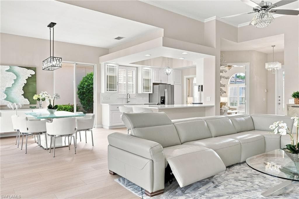 Open layout concept, 12' ceilings in the Great Room