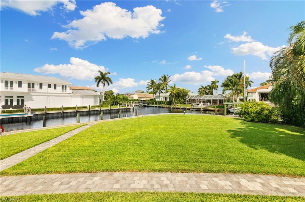 HUGE YARD AND WATER VIEW