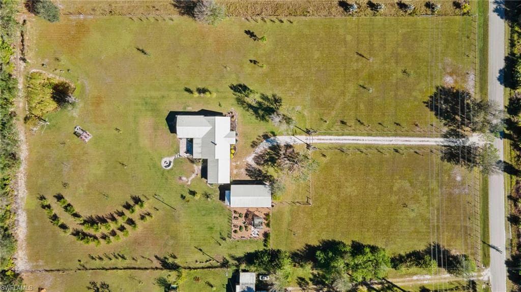 2222 SE McClelland DR photo 42 of 43