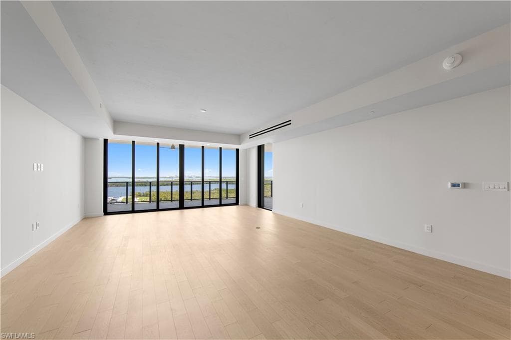 5100 Seagrass BLVD 503 photo 10 of 50