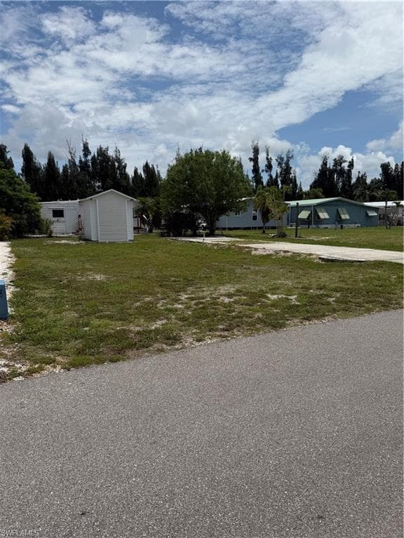 l2' x 80 'Lot site from road