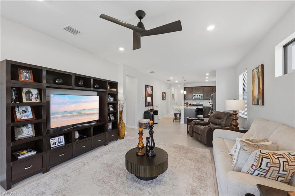 24882 Marina Del Ray DR photo 20 of 40