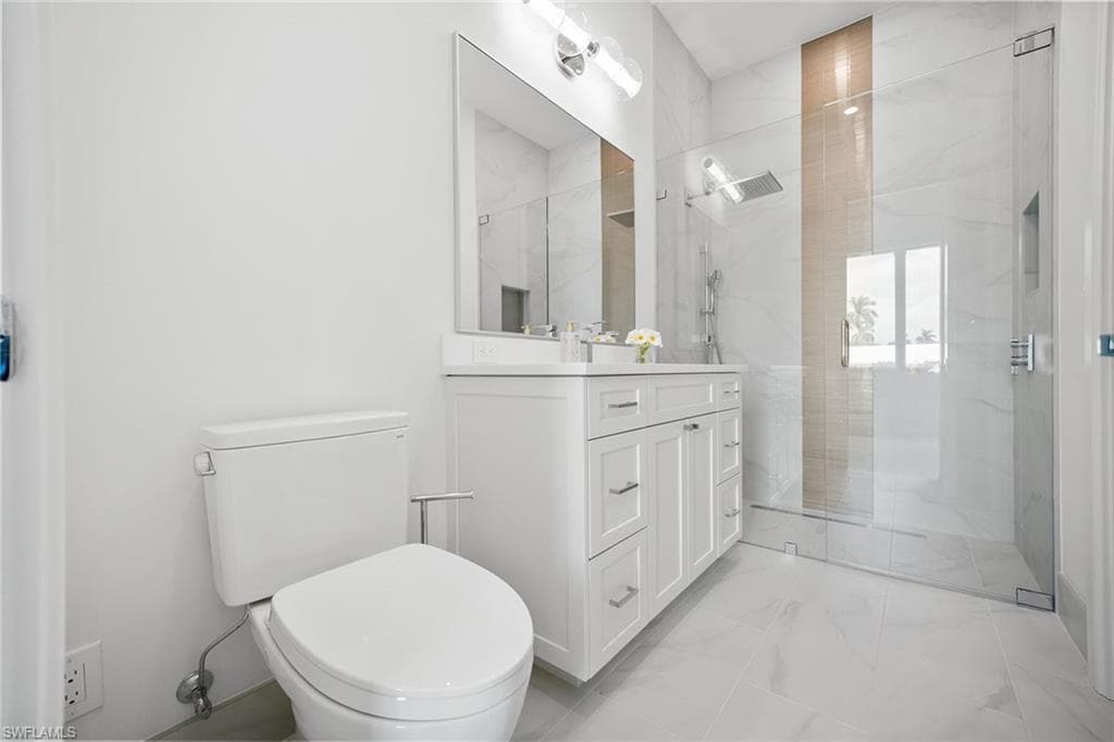 623 Park Shore DR photo 40 of 50