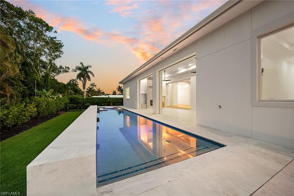 623 Park Shore DR photo 25 of 50