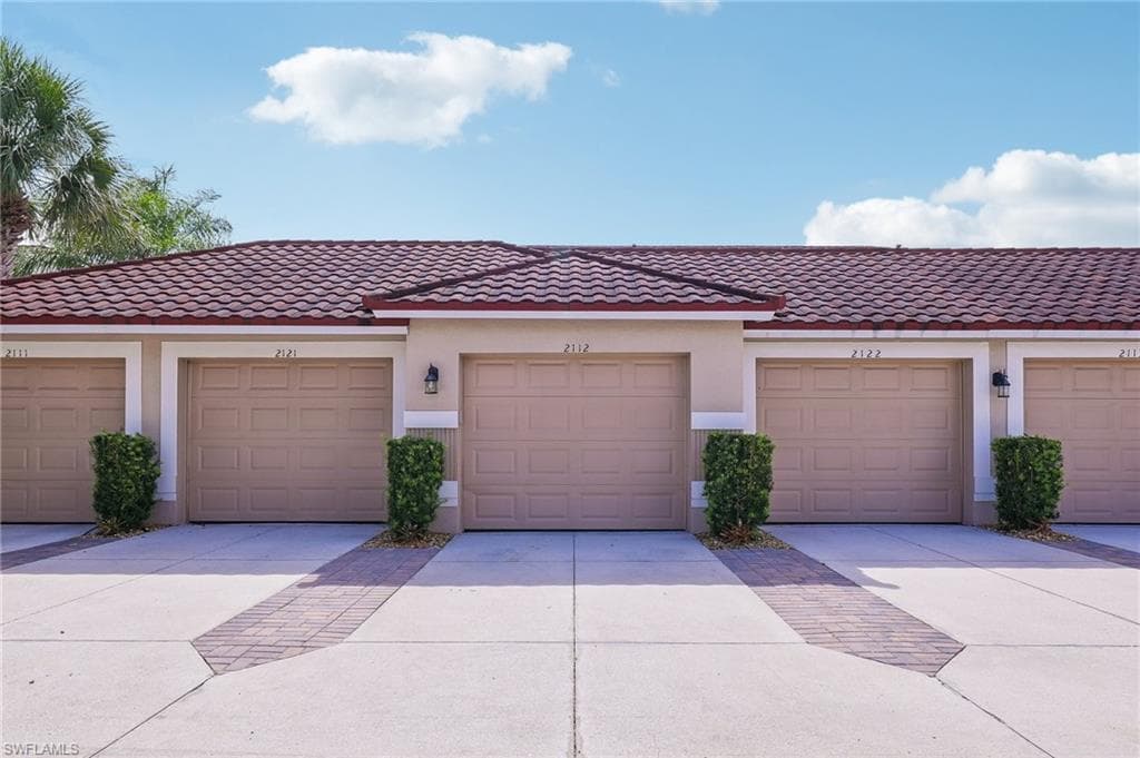 2810 Cypress Trace CIR 2112 photo 13 of 50