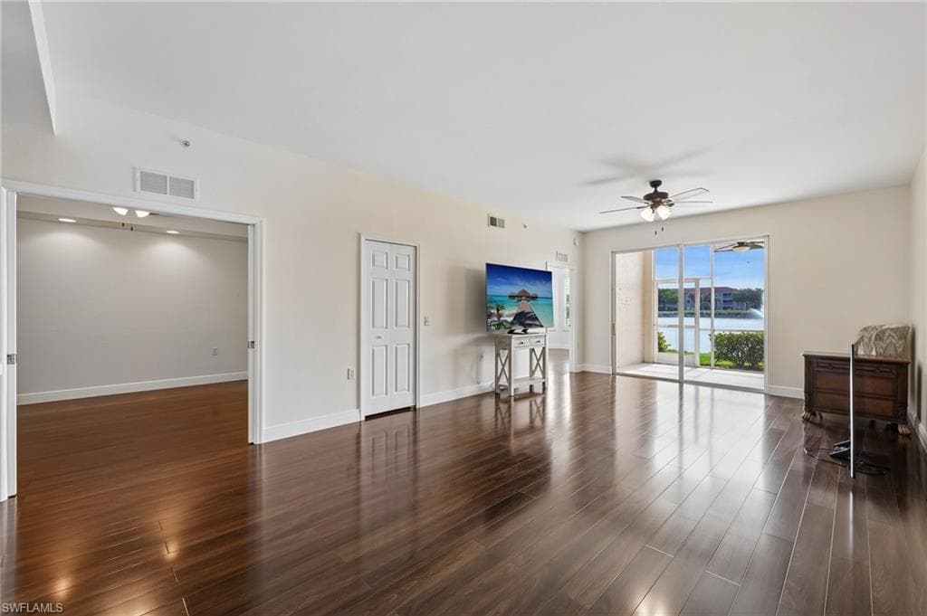 2810 Cypress Trace CIR 2112 photo 3 of 50
