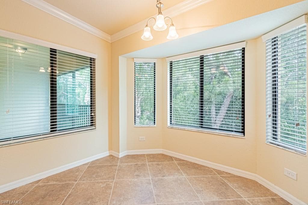 13761 Julias WAY 323 photo 12 of 27
