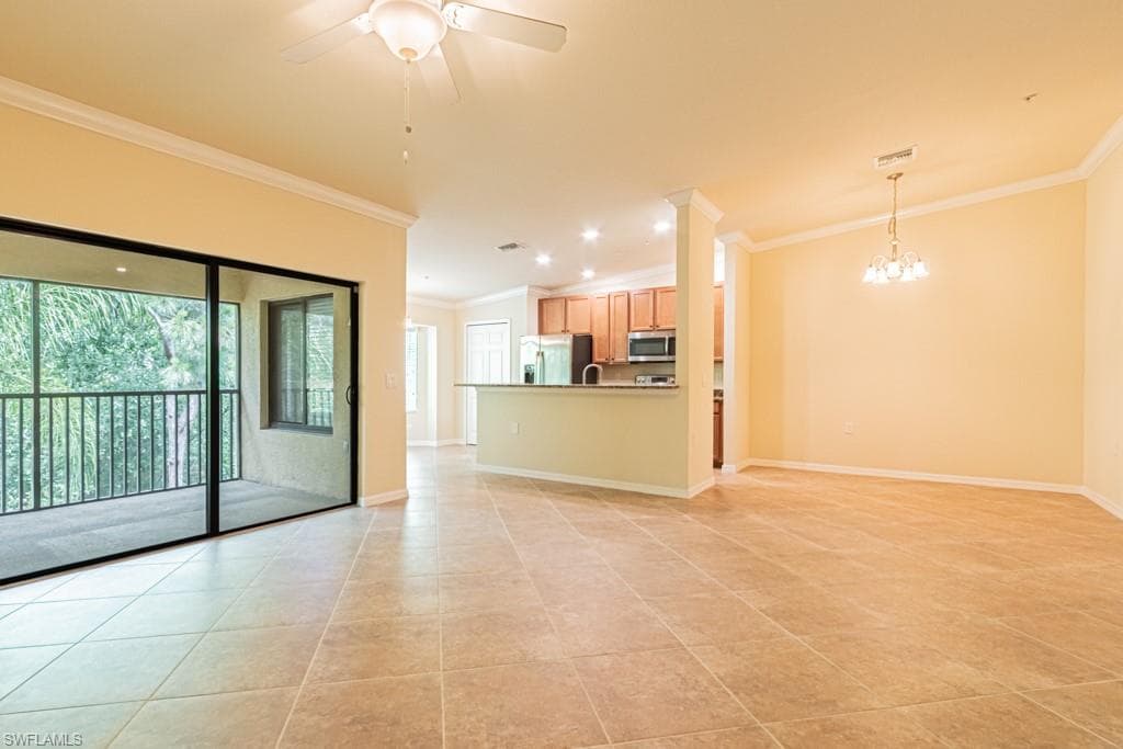 13761 Julias WAY 323 photo 9 of 27