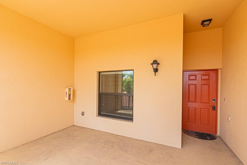 13761 Julias WAY 323 photo 19 of 27