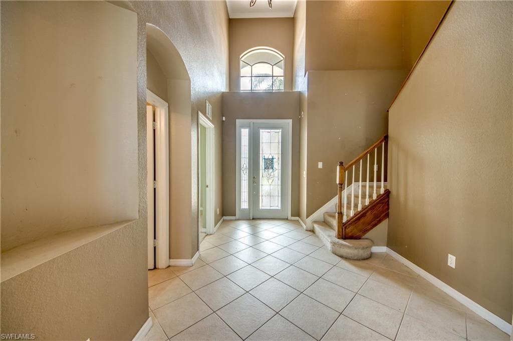 17026 Tremont ST photo 4 of 30