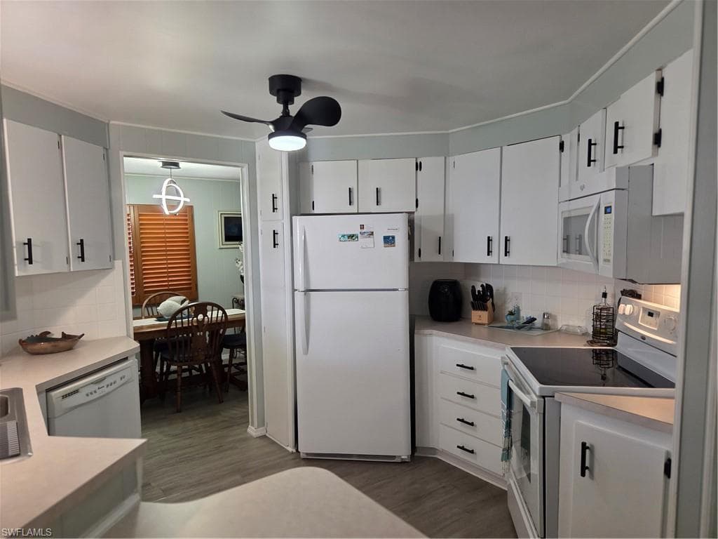 Bright, cheery Kitchen. All appliances convey.