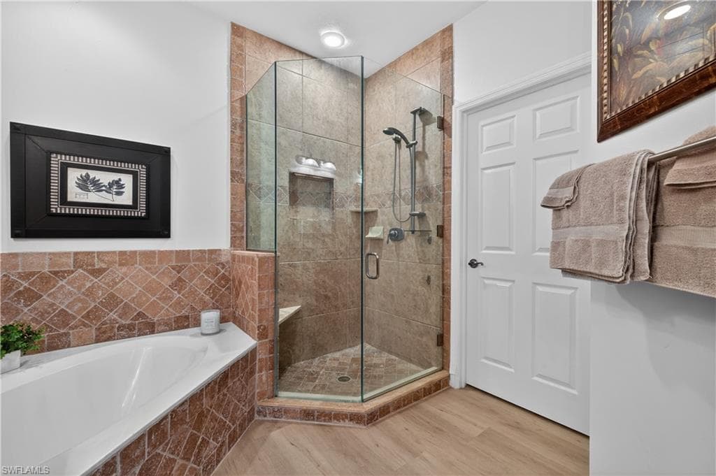 5035 YACHT HARBOR DR 103 photo 17 of 43