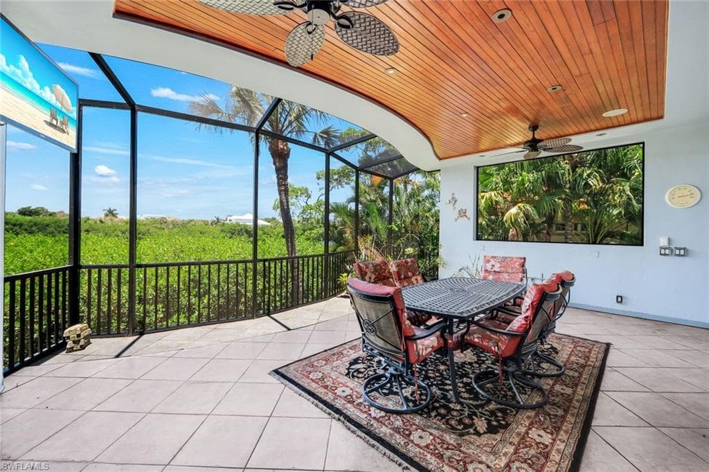 Screened-in Lanai