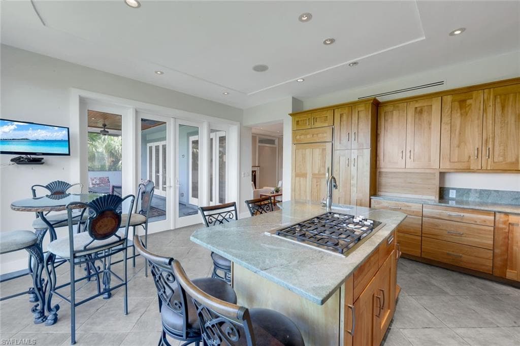 834 HIDEAWAY CIR W photo 7 of 50
