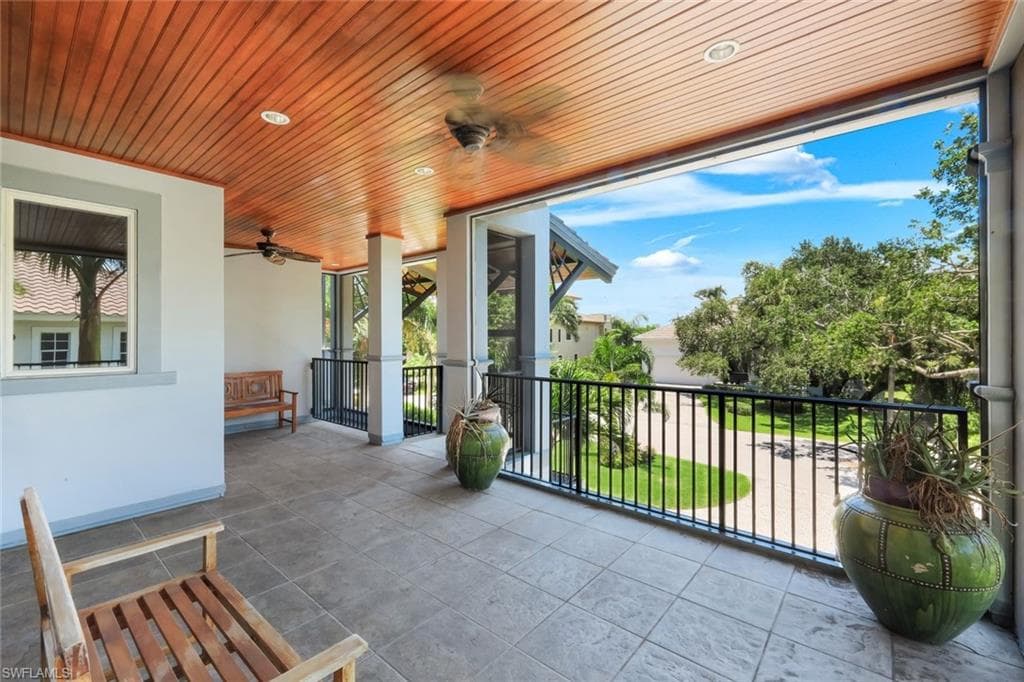 Enclosed Front Entry Lanai/Patio